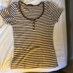 im selling a brown zelly top from brandy mellvile worn once